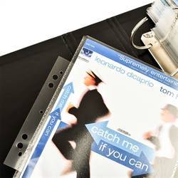 Förvara och organisera dina DVD-filmer i en ringpärm